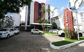 Tarik Fontes Plaza Hotel